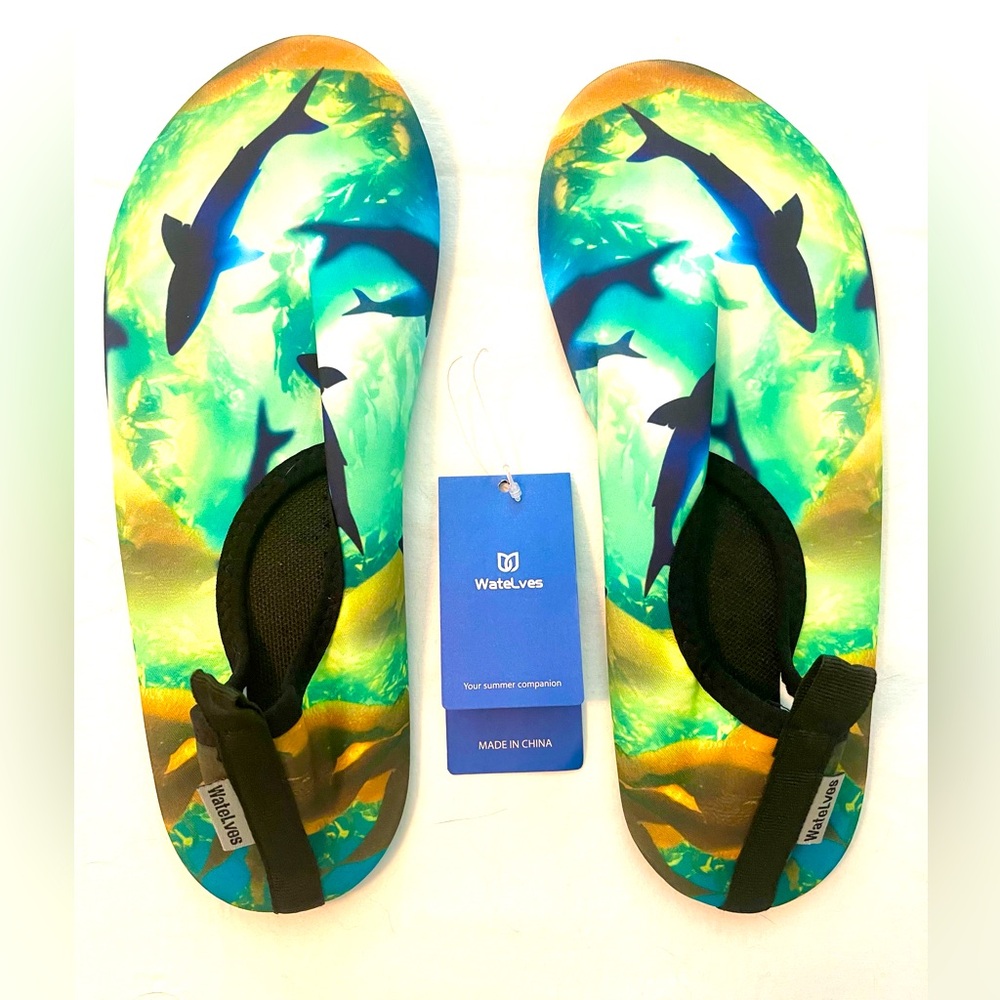 WateLves Graphic Shark Water Shoes New